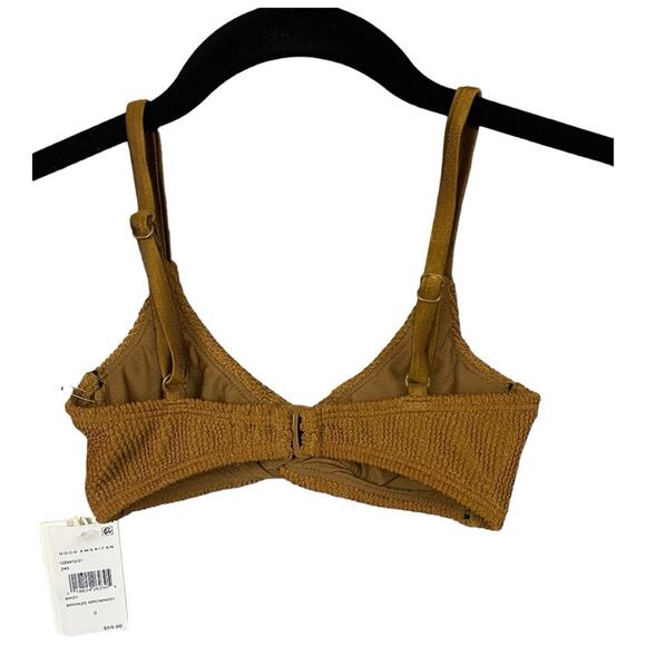 Good American Crinkle Always Fits Twist Front Bikini‎ Top in Bronze Size 1 (Sm) - Picture 5 of 8